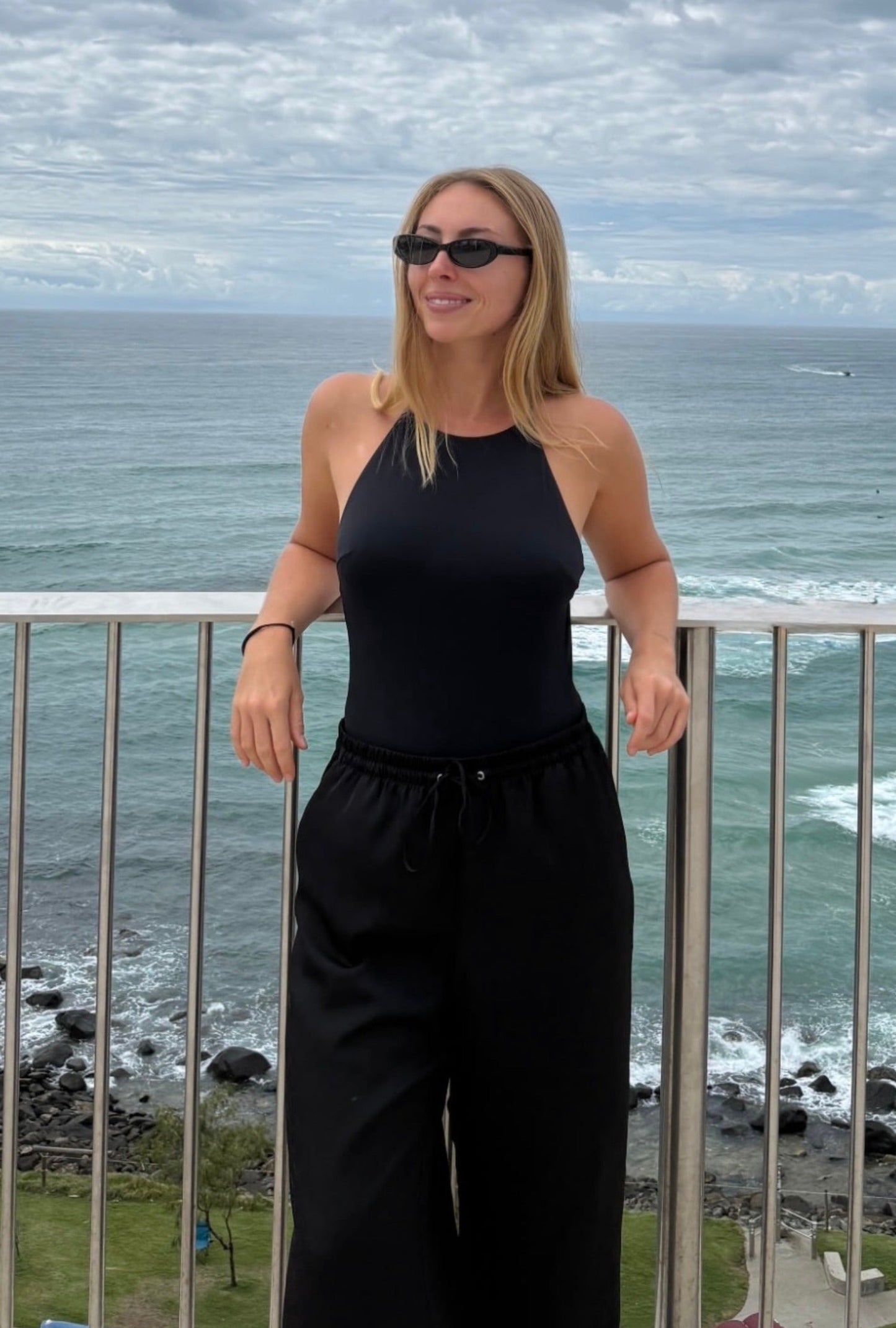 Helena Frame - Black